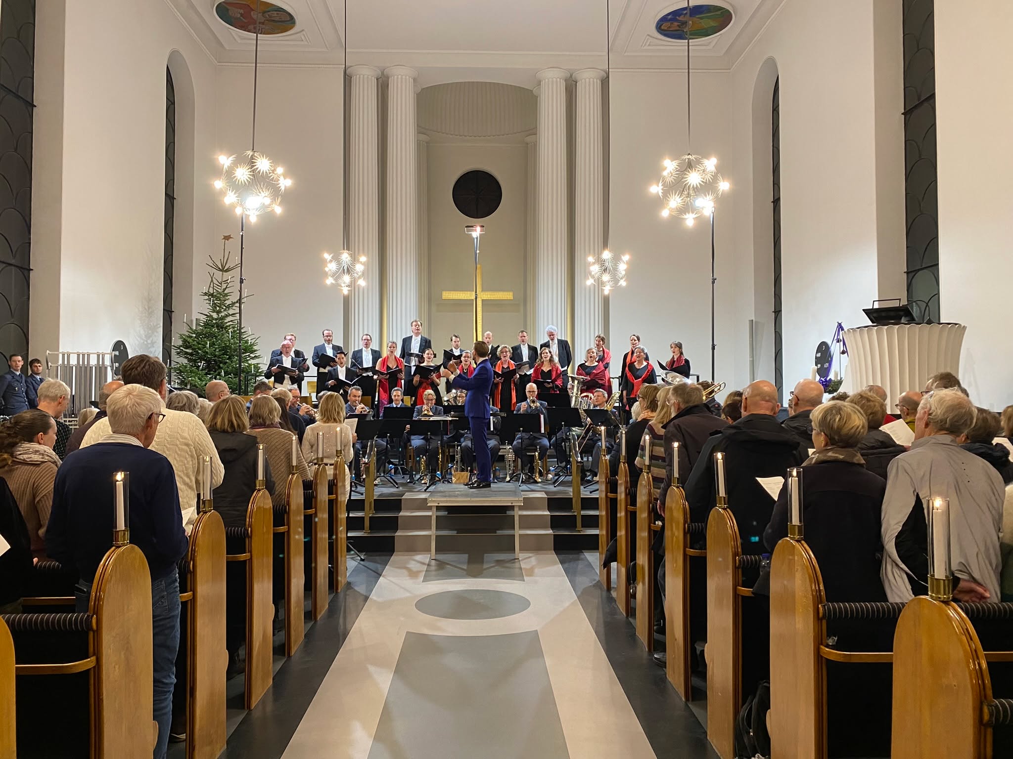 Julesang og messingklang 2025